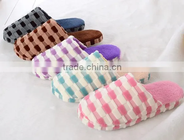 Fashion Promotional Plush Women Fancy Slippers on Sale Grid Slippers photo-3