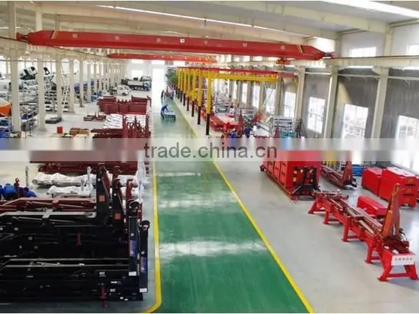 Telescopic Hydraulic Hook Lift for Garbage Container Transfer photo-3