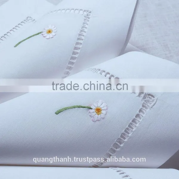 Hand Embroidery Table Cloth photo-2