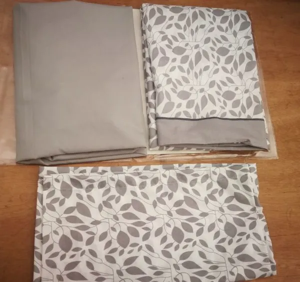 bedsheet  set full solid red white