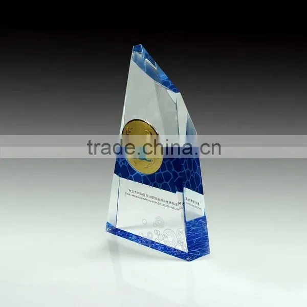 2015 Hot Sale Promotional Trophy With Artificial Style photo-3