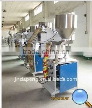 Packing machine for puffed food