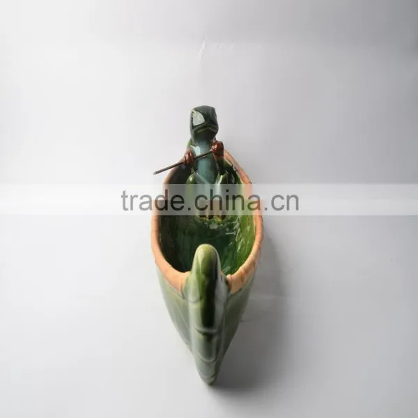 Personalized Ceramic Frog With Boat Shape photo-3