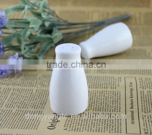 Factory Direct Wholesale Creative Tofu Ceramic Salt and Pepper Set photo-3