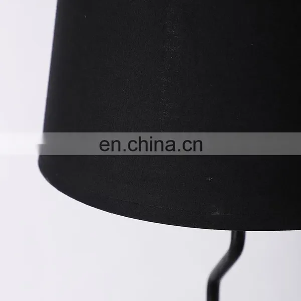 Hot Popular Animal Shape Design Modern Hotel Deck Light Luxury Saving Energy Resin Bedroom Bedside Home Decor Table Lamp photo-2