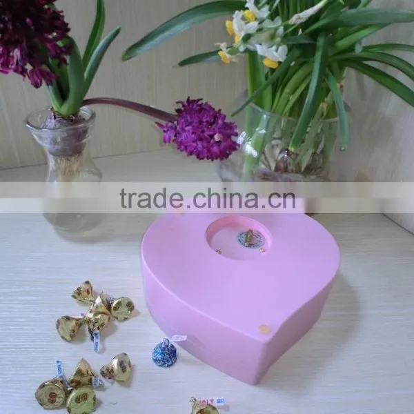 Luxury Varnished Lacquer Heart Shaped Jewelry Music Candy Chocolate Wooden Box Wooden Music Box photo-5