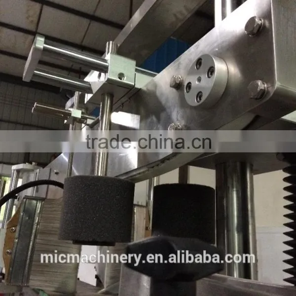 MIC New Design Double-side Labeling Machine for Round and Square Bottle and Unnormally Shape Bottle photo-5