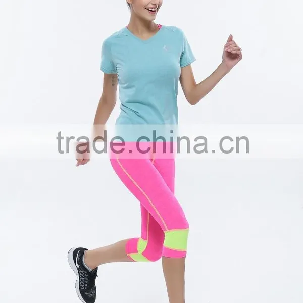 Soft Jersey Short Sleeve and Capris Yoga Wear Women Wholesale Yoga Wear photo-3