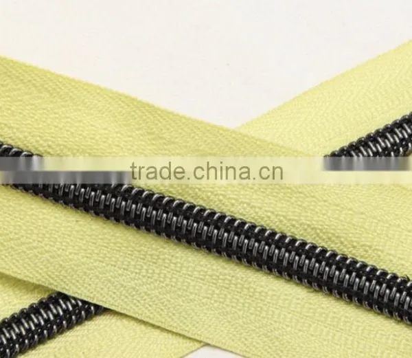 2016 Newest Close-end Auto Lock Nylon Zipper in Black Lacquer photo-4