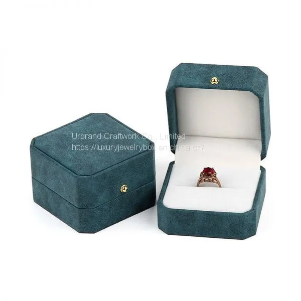 Wholesale Printed PU Leather Jewelry Boxes Stock Gift Ring Necklace Pendant Luxury Jewelry Packing Box Custom Logo.