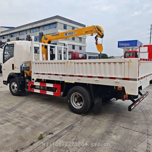 Sinotruk 3-seater Export-type Small Truck-mounted Crane Equipped With a 3-ton Xcmg Straight Boom Crane photo-3