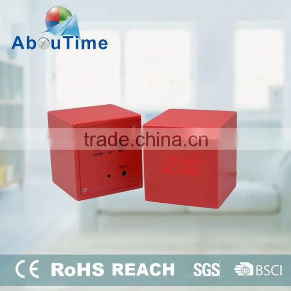 2016 New Red Design Usb Square Led Wooden Clock photo-3