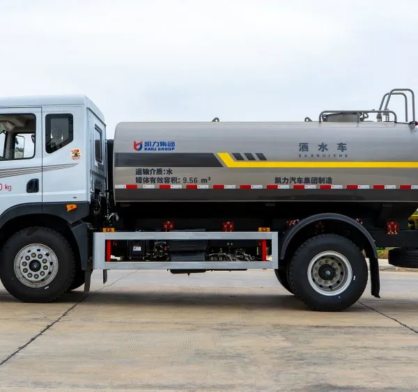 China Heavy Duty Truck Oil Tanker Used 375 HP With Water Tanker in Good Condition for Sale photo-2