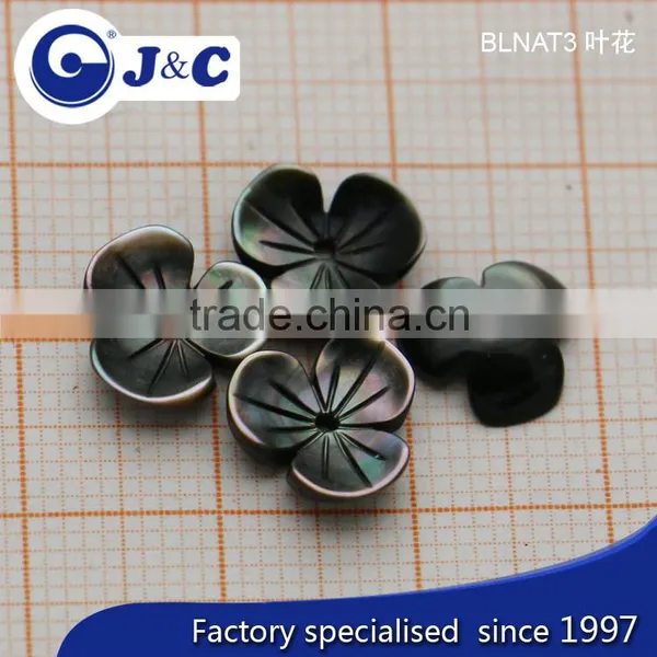 Carved Customized Natural Sea Shell Flower Shape,mother of Pearl Decoration Buttons photo-4