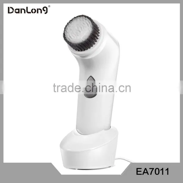 2017 Latest Waterproof Sonic Vibrating Rechargeable Facial Cleansing Brush