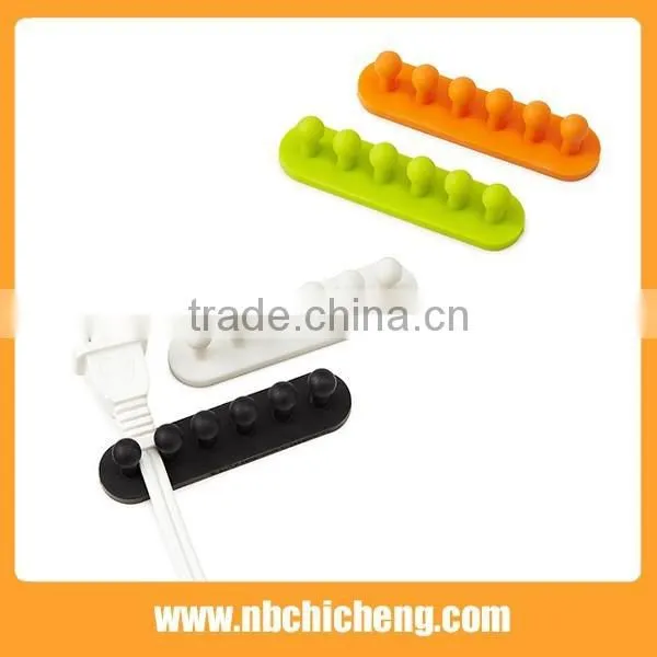 Plastic Plug Holder in Cable Clips photo-2