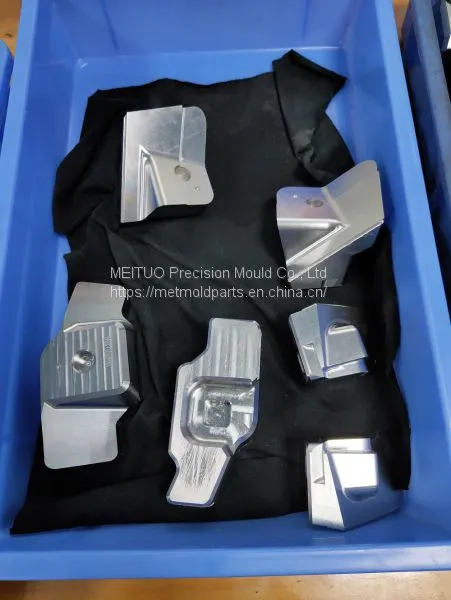 2020 Chinese Manufacturer ISO9001 High Quality High Precision Mould Parts photo-5
