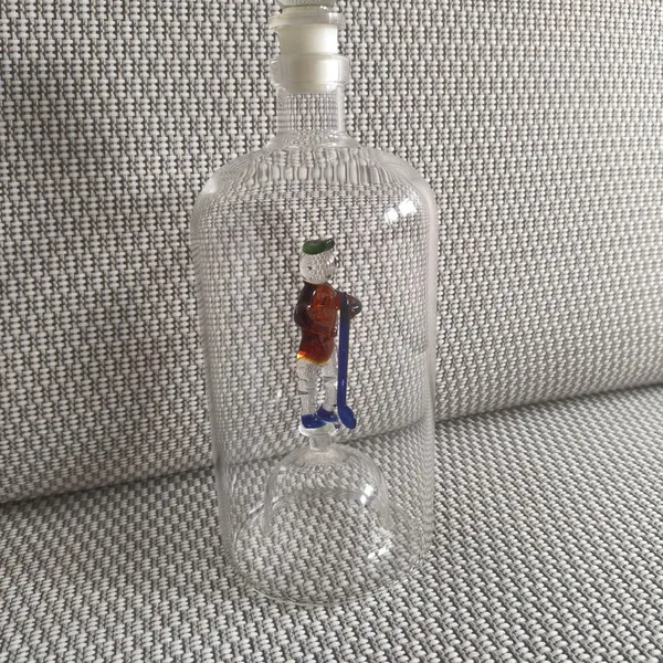 China Factory Hand Blown Glass Decanter With Inner Figurine