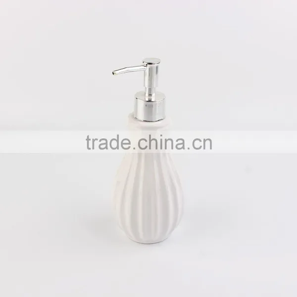2016 New China Pigmented Ceramic Bathroom Accessories Bathroom Fittings Names photo-3