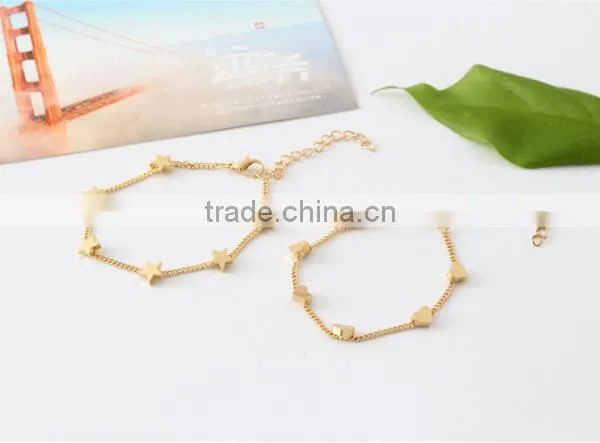 Zm33719a Simple Ladies New Model Gold Plated Heart Shaped Charm Bracelet photo-4