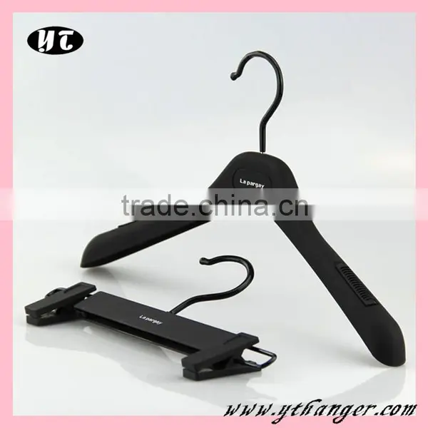 Fashion High End Plastic Hanger Anti-slip Rubber Hanger for Clothes photo-5