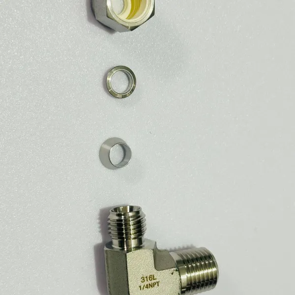 Precision 90° Elbow Fitting Male NPT to Double Ferrule Tube Connection photo-2