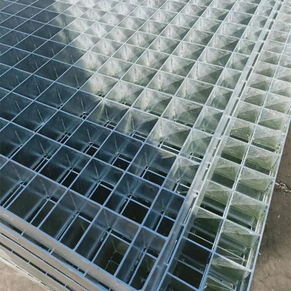 Manufacturer of Galvanized Steel Grating Panels, Plug-in Steel Gratings, Covers for Car Wash Floor Steps and Water Collection, Well-ventilated and Light-transmitting