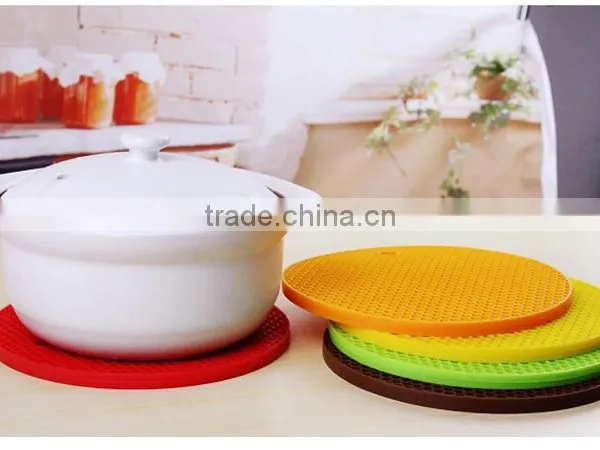 Cute Non-slip Kitchen Utensils Silicone Hot Pot Pad photo-4