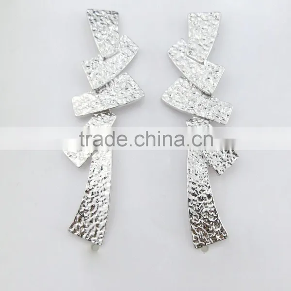 New Arrival Plated Metal Dangler Earring