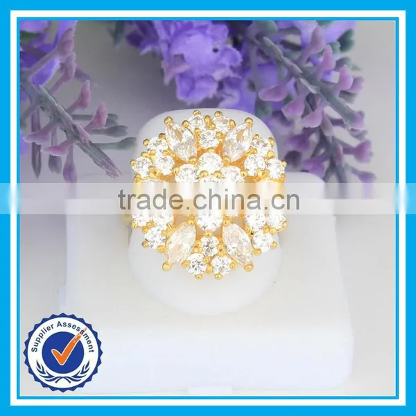 Factory Price Zinc Crystal Engagement Ring in 916 Gold photo-3