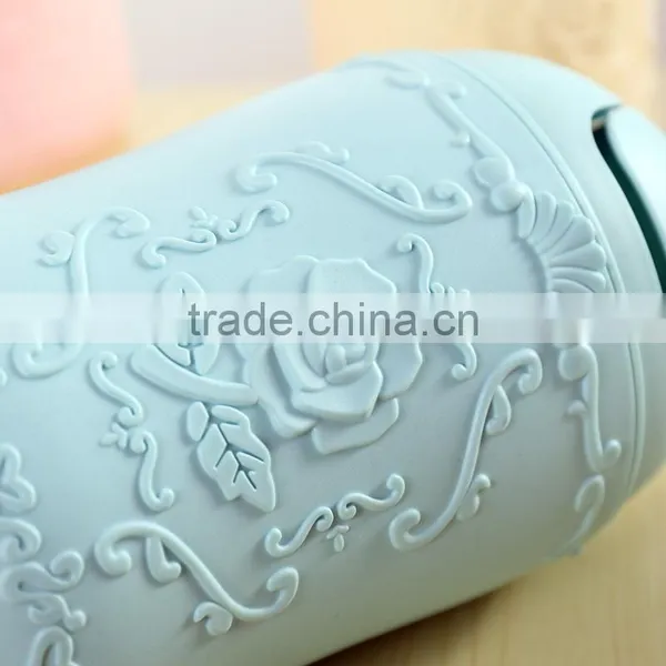 Plastic Desktop Mini Trash Bin Trash Can Used for Car Dustbin photo-5