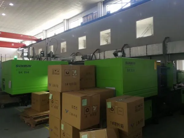 China Sunbun 230T High Speed Big Motor Cheap Price Plastic Injection Molding Machine photo-3