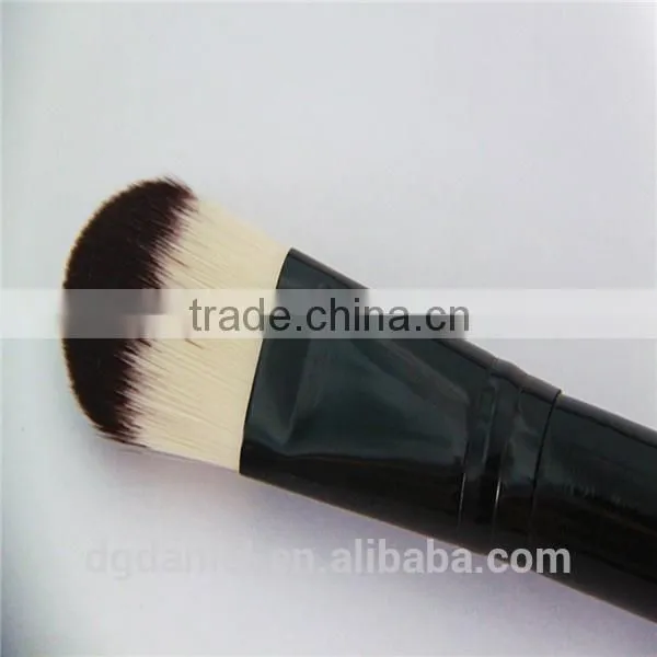 Fashion Design Tapered Makeup Brush photo-5
