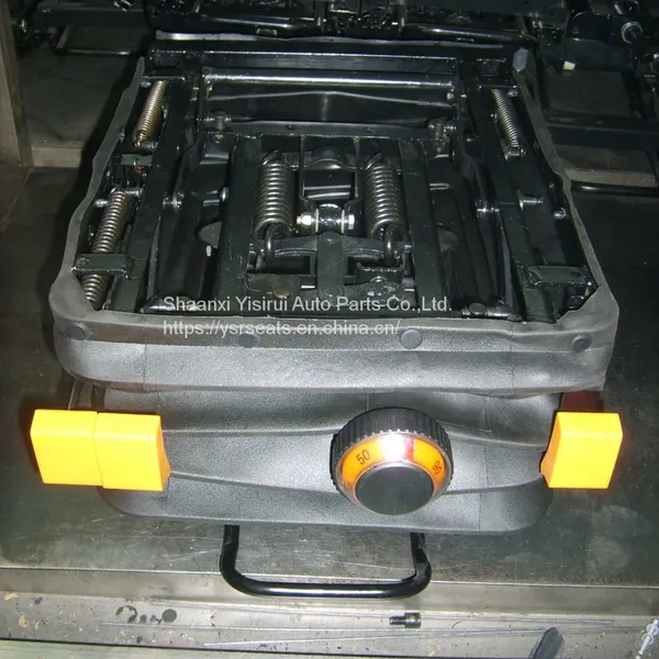 Factory Supply ISRI Suspension Seats Wholesale Luxury Truck Parts Seat for Freightliner Heavy Truck Seats photo-3