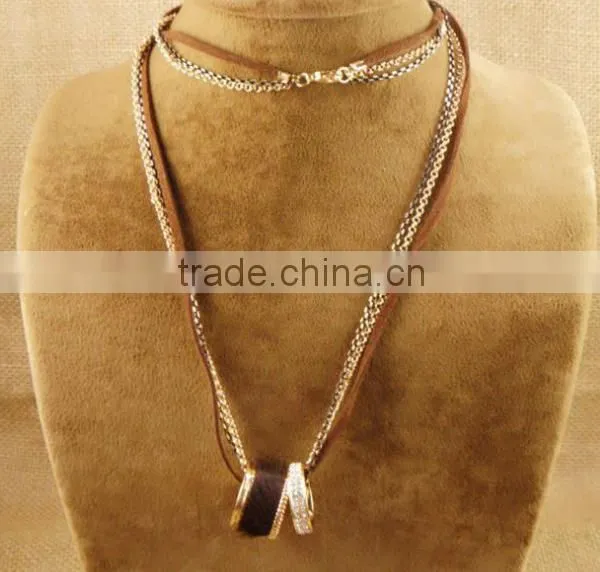 Nuevo Diseno Europeo Collar en Metal y Cuero Con Anillos photo-2