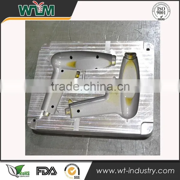 China Supplier Plastic Injection Mold For Laser Gun Cover &Rubber Molding Factory photo-2