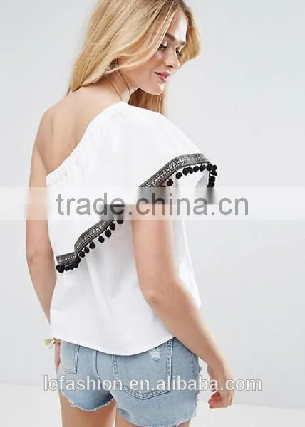 Women Tops&Blouses Factory Summer White One Shoulder Top photo-3