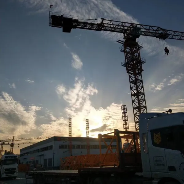 5tons QTZ63(5013) Topless Tower Crane Split Mast Sections 30m Free Height Max. Load photo-2
