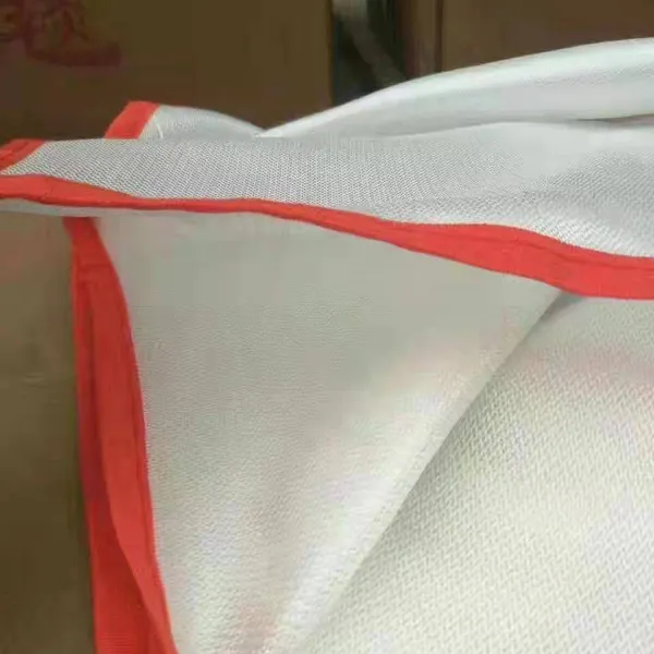 Price of Family Emergency Protection Escape Blankets in Qinhuangdao Shopping Malls. High Temperature Resistant, Non - Combustible. Glass Fiber Fire - Proof Blankets. Zhentai Can Customize Fire - Fighting Blankets of Various Sizes.