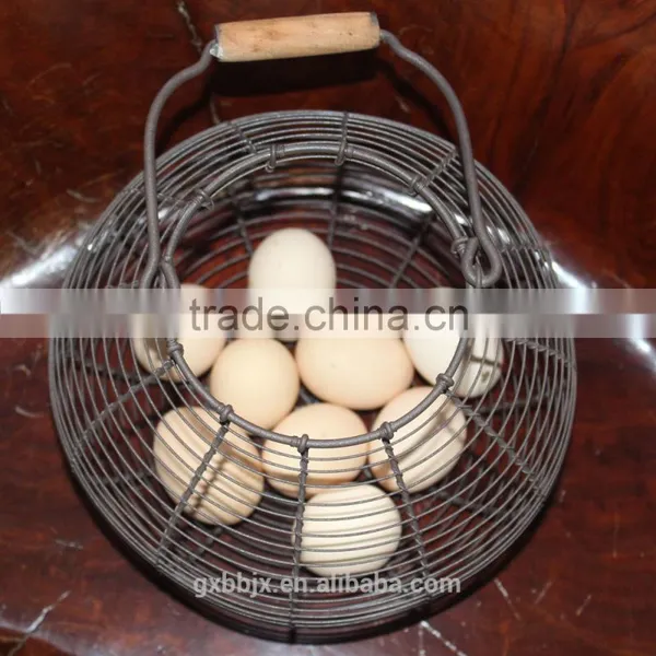 Oval Metal Wire Storage Basket With Wooden Handle photo-3