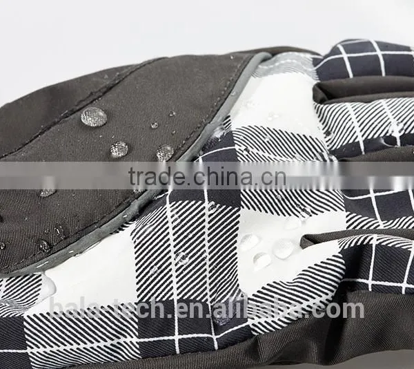 CE/ROHS Durable High Quality Design Electric Heated 5 Fingers Gloves Very Thick And Warm Heated Gloves photo-3