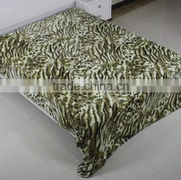 China Suppliers Quilt Blankets Rebel Wholesale Plush Blankets 100% Polyester Orange Mink Baby Toys Luxury Blanket photo-4