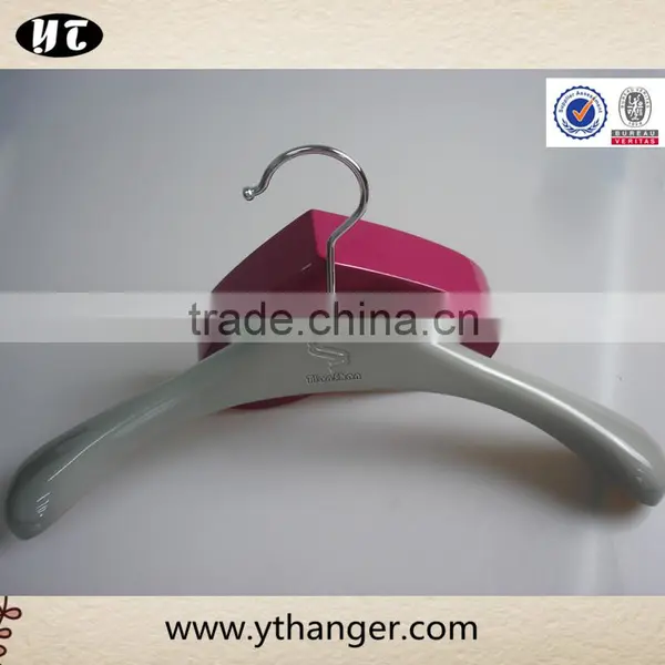 Custom Logo and Size Wooden Top Hanger for Coat photo-2