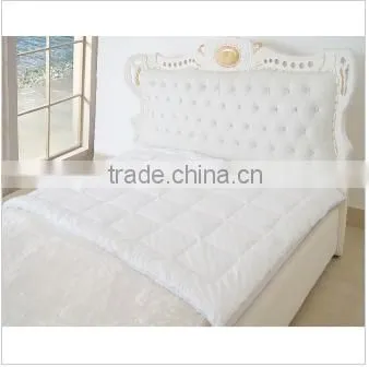 100% Polyester Hollow Fibre Upscale Modal Comforter Rope Piping Design
