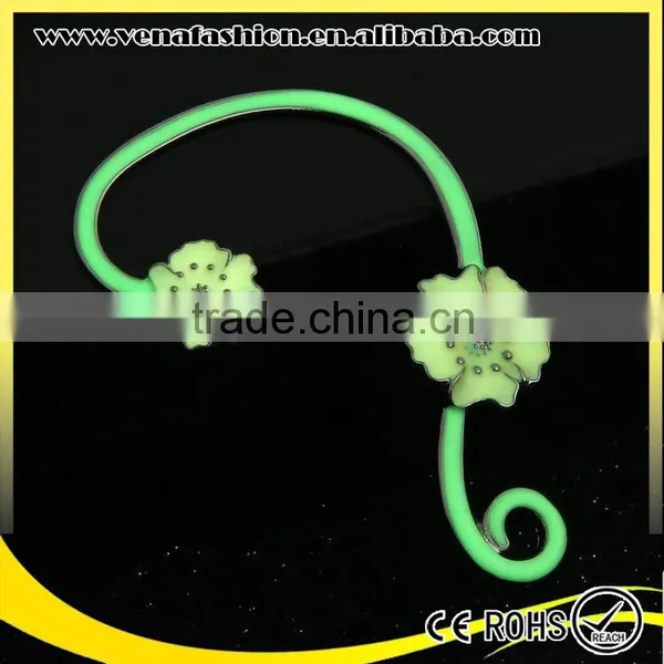 Flower Shaped Glow in the Dark Stud Alloy Earring photo-6