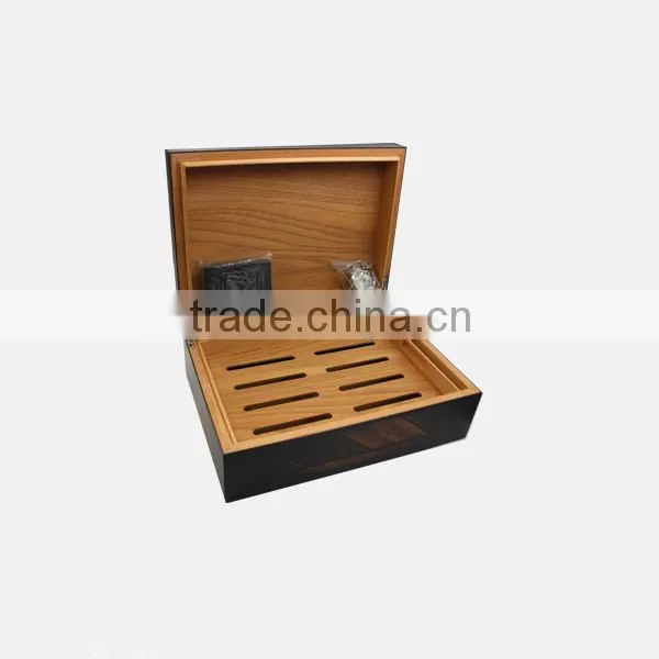 Matte Lacquer Spanish Cedar Cigar Humidor photo-2