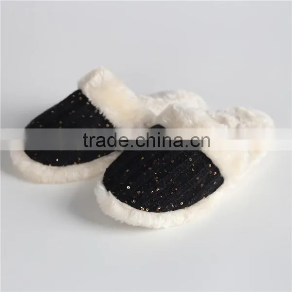Woman Knitted Indoor Slipper With Sequins photo-6