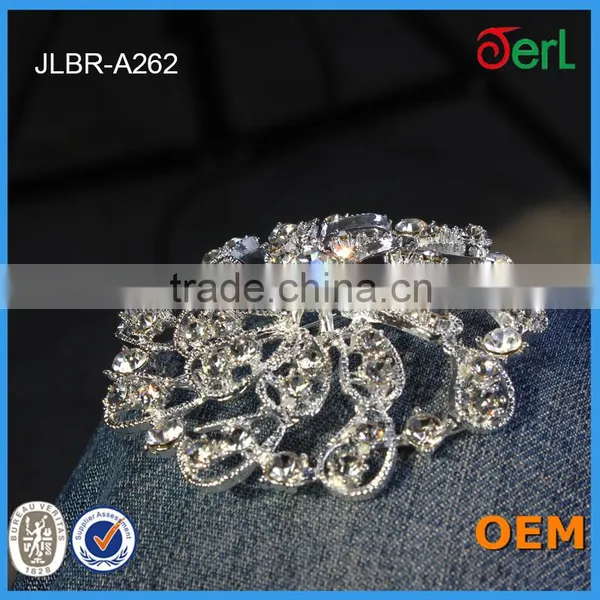 Shinning Fashion Wedding Invitation Crystal Embellishment Brooch photo-2