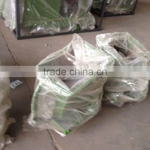 New Type Diesel Engine Mobile Small Wood Chipper photo-5