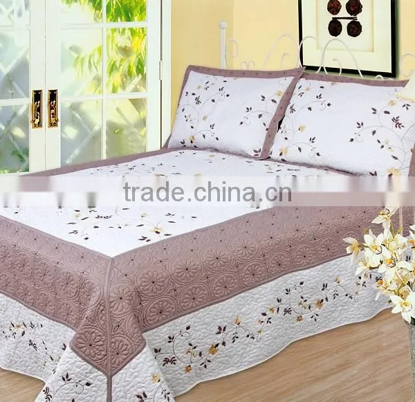 Microfiber Cotton Polyester Embroidery Quilt Sets/Bedspreads